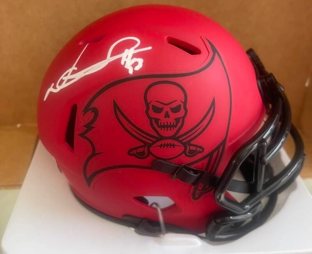 NDAMUKONG SUH SIGNED RAVE BUCS MINI HELMET BECKETT AUTHENTIC