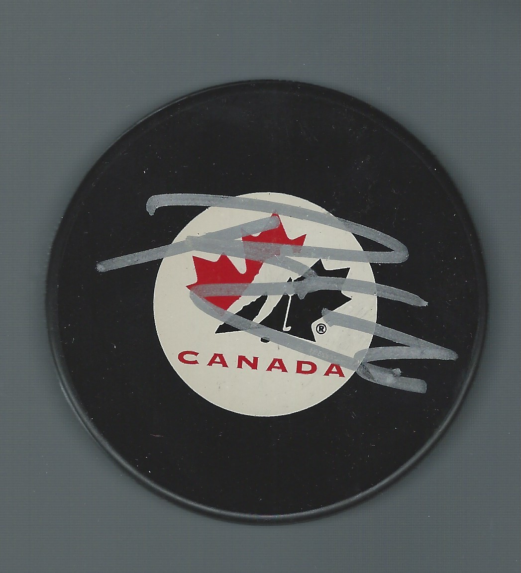 Ryan ELLIS Signed TEAM CANADA WJC Puck Nashville Predators