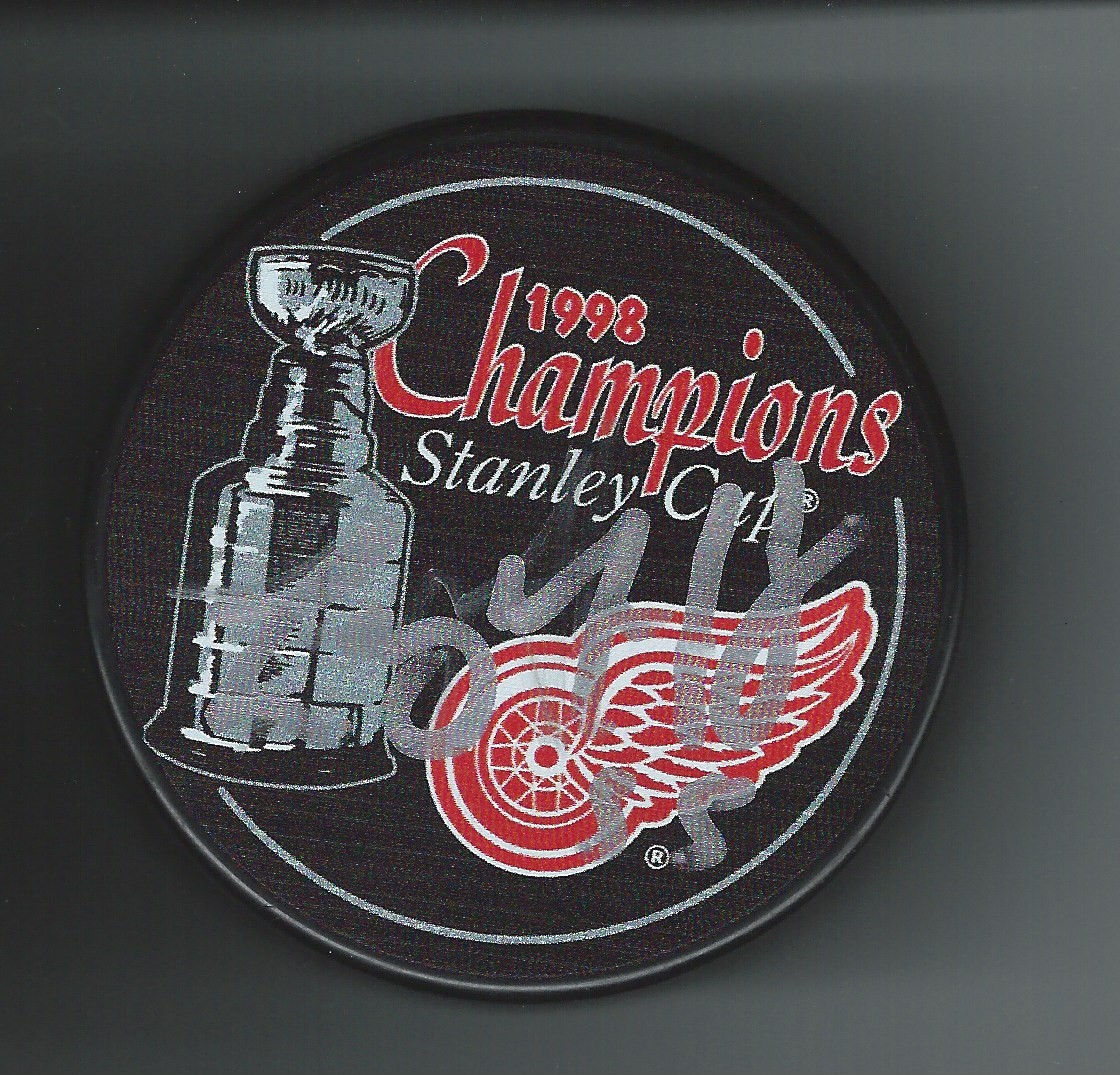 Larry Murphy Signed 1998 Stanley Cup Champions Detroit Red Wings Puck