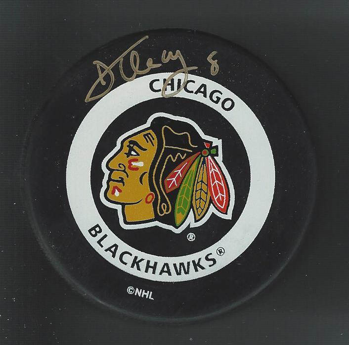 Dan Cleary Signed Chicago Blackhawks Official Game Puck