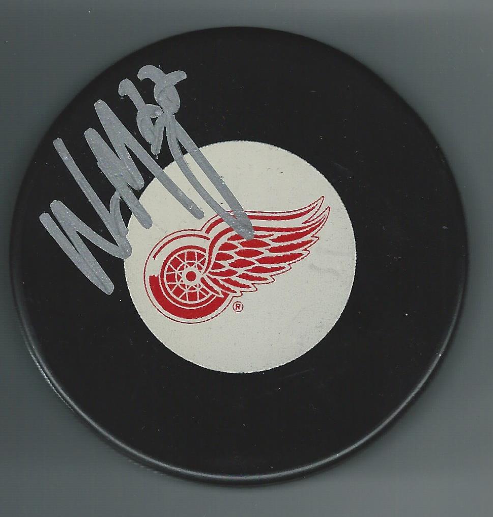 Wade Megan Signed Detroit Red Wings Large Logo Puck