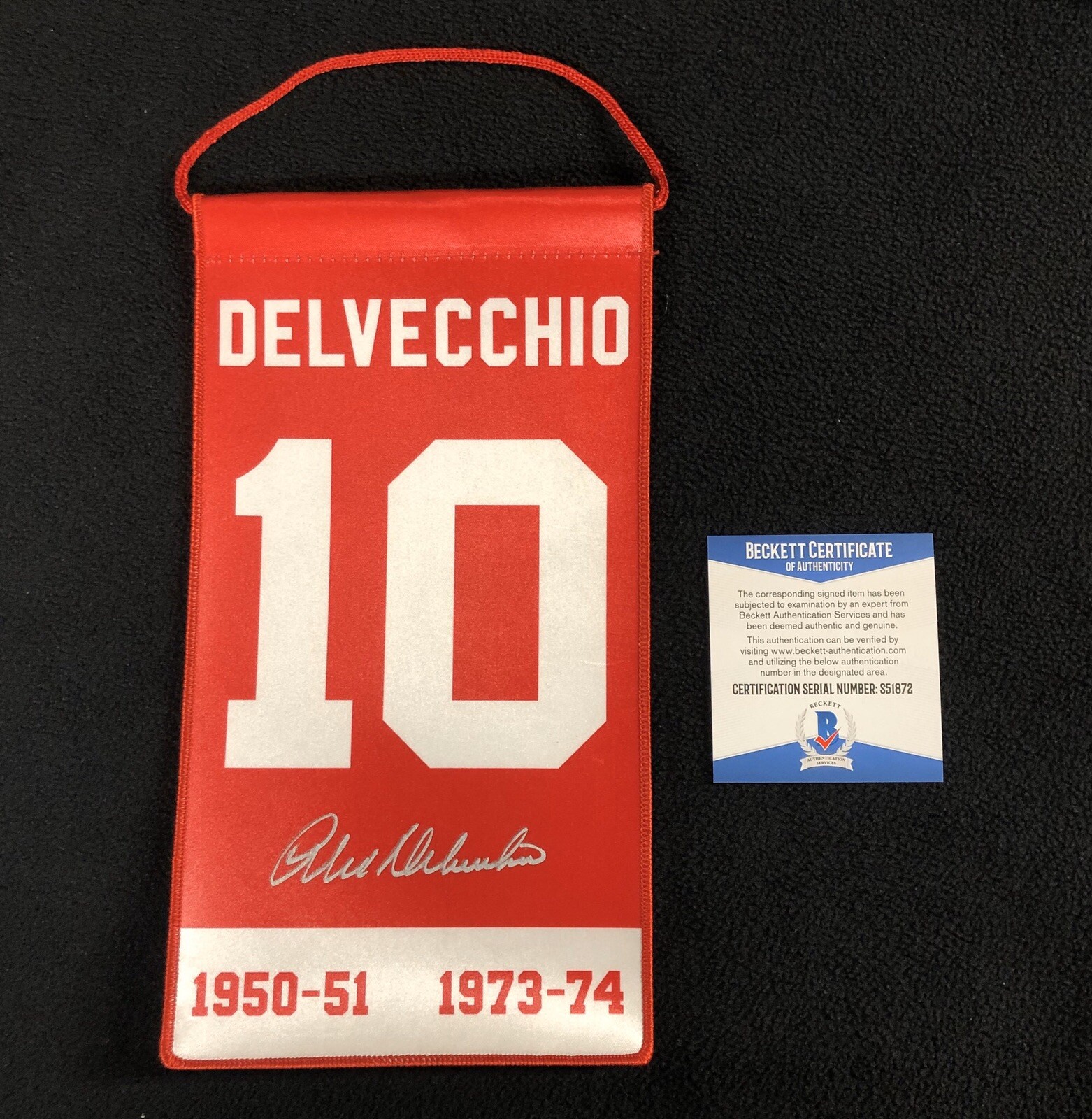 Alex Delvecchio Signed Detroit Red Wings Mini Banner Beckett COA S51872