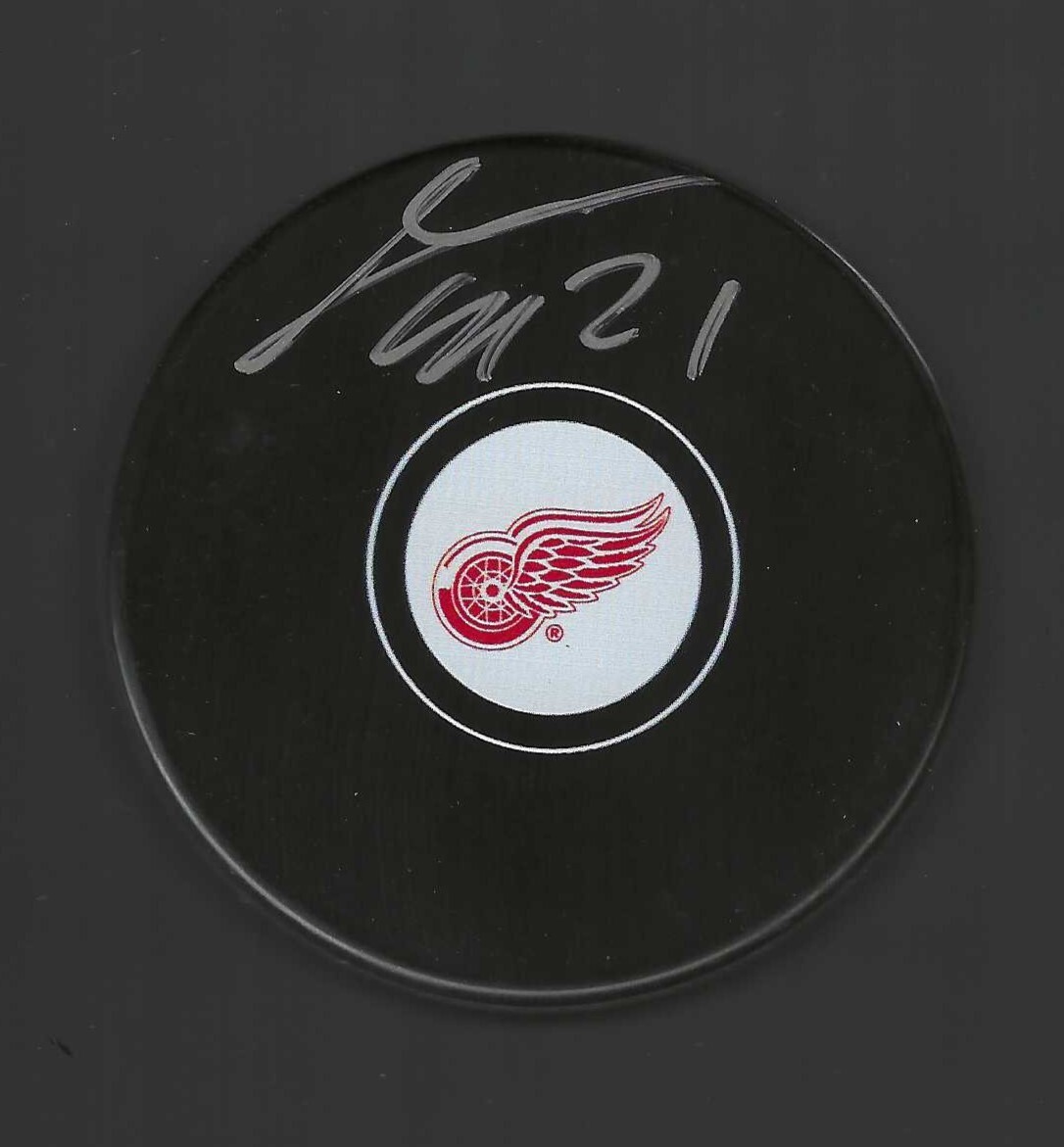Tomas Tatar Signed Detroit Red Wings Puck Montreal Canadiens