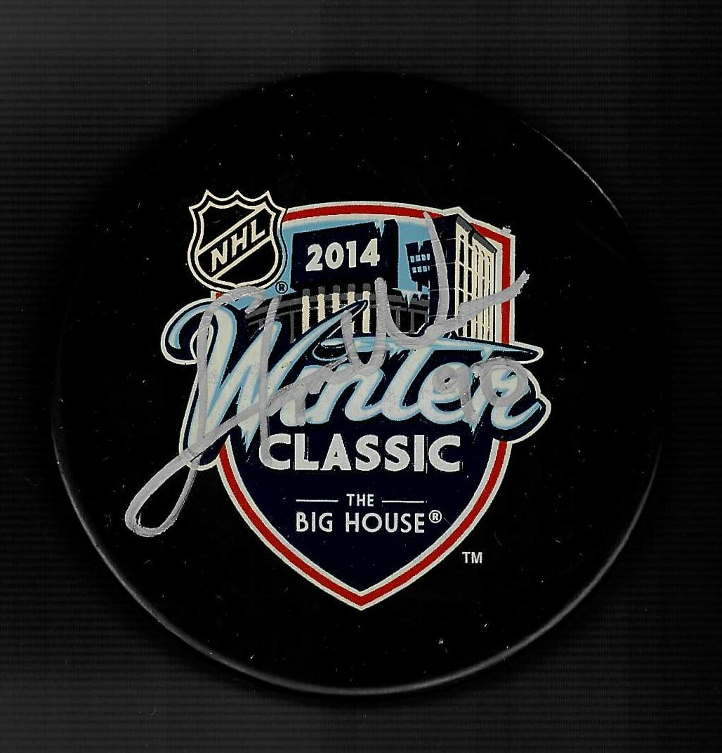Stephen Weiss Signed Detroit Red Wings Puck 2014 Winter Classic Logo Puck