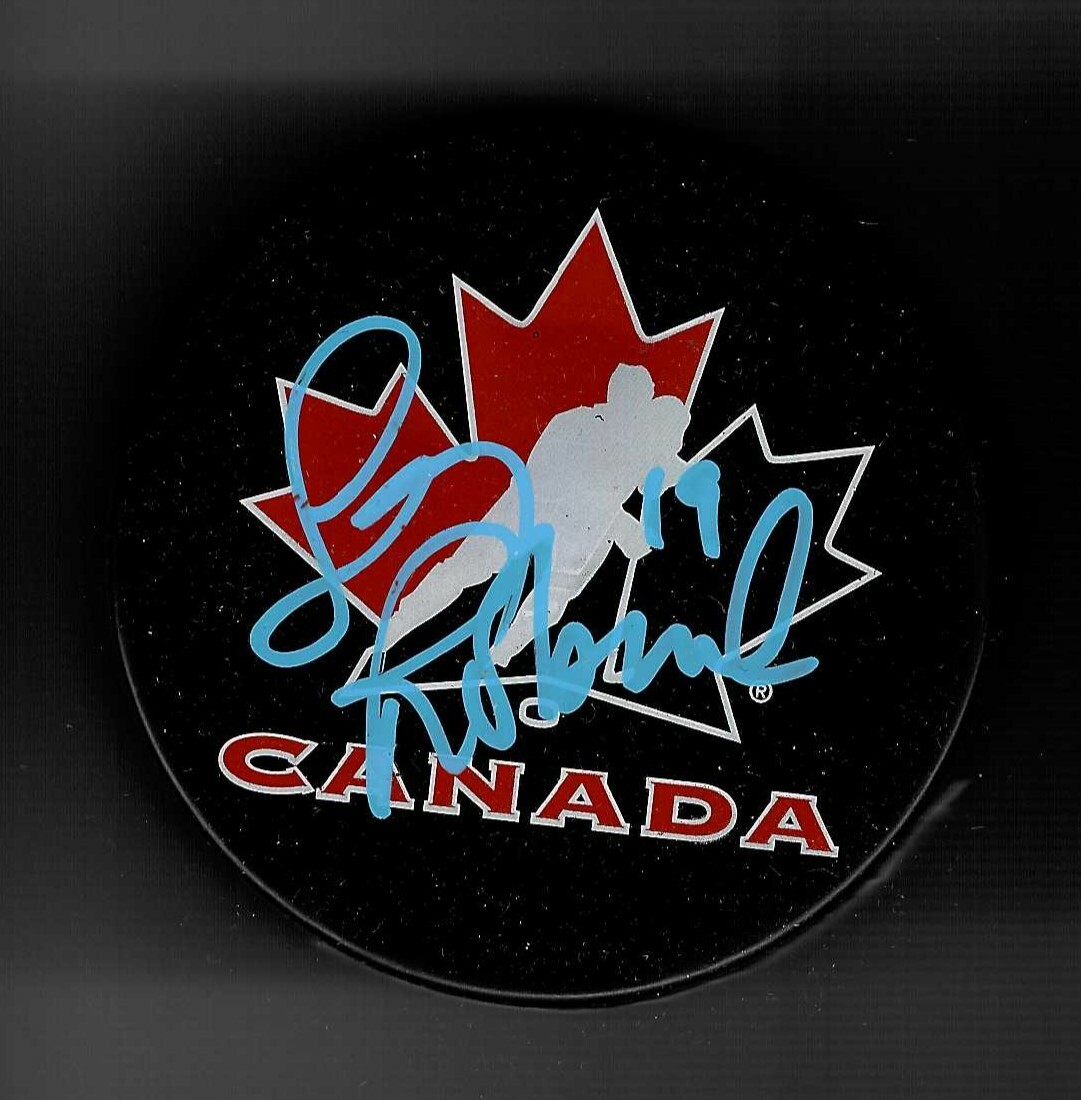 Larry Robinson Signed Team Canada Hockey Puck Montreal Canadiens Kings Devils