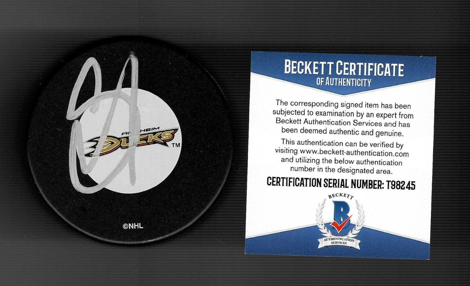 Scott Niedermayer Signed Anaheim Ducks Puck Beckett COA T98245