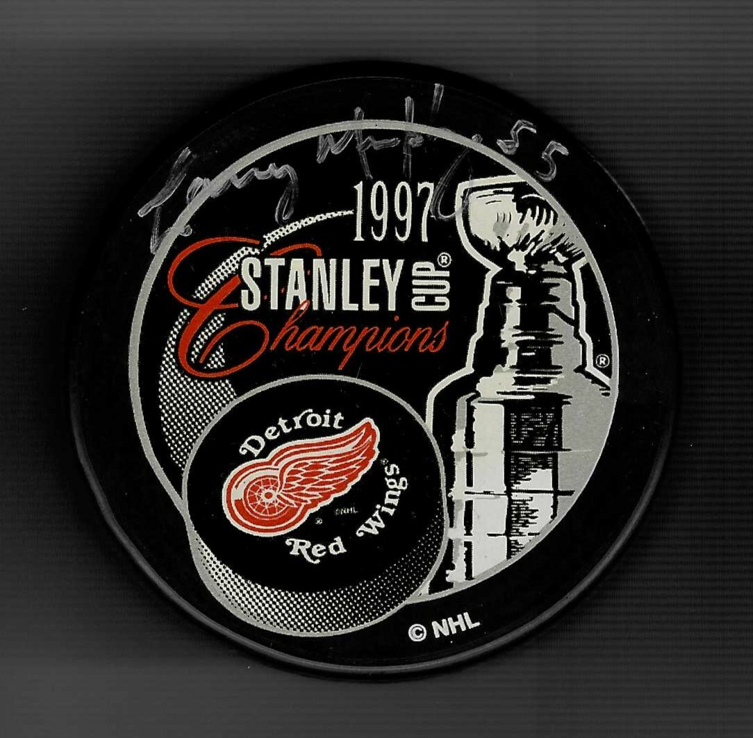 Larry Murphy Signed Detroit Red Wings 1997 Stanley Cup Champions Puck