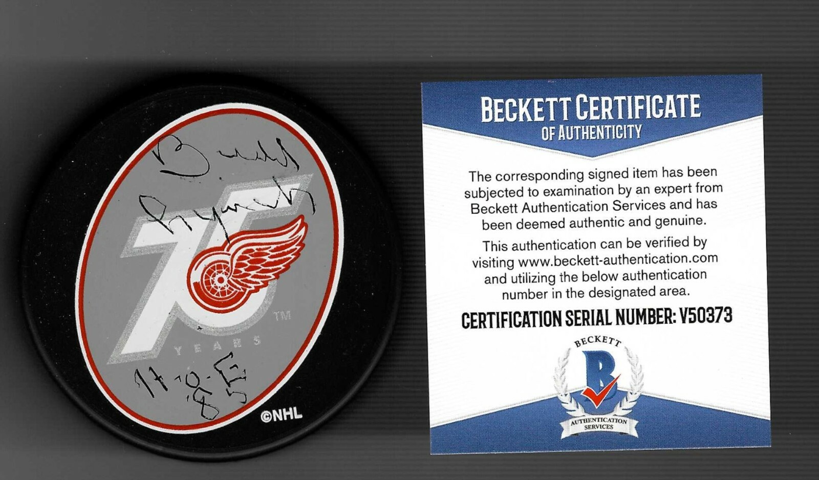 Budd Lynch Signed Detroit Red Wings 75th Anniversary Puck Beckett COA V50373
