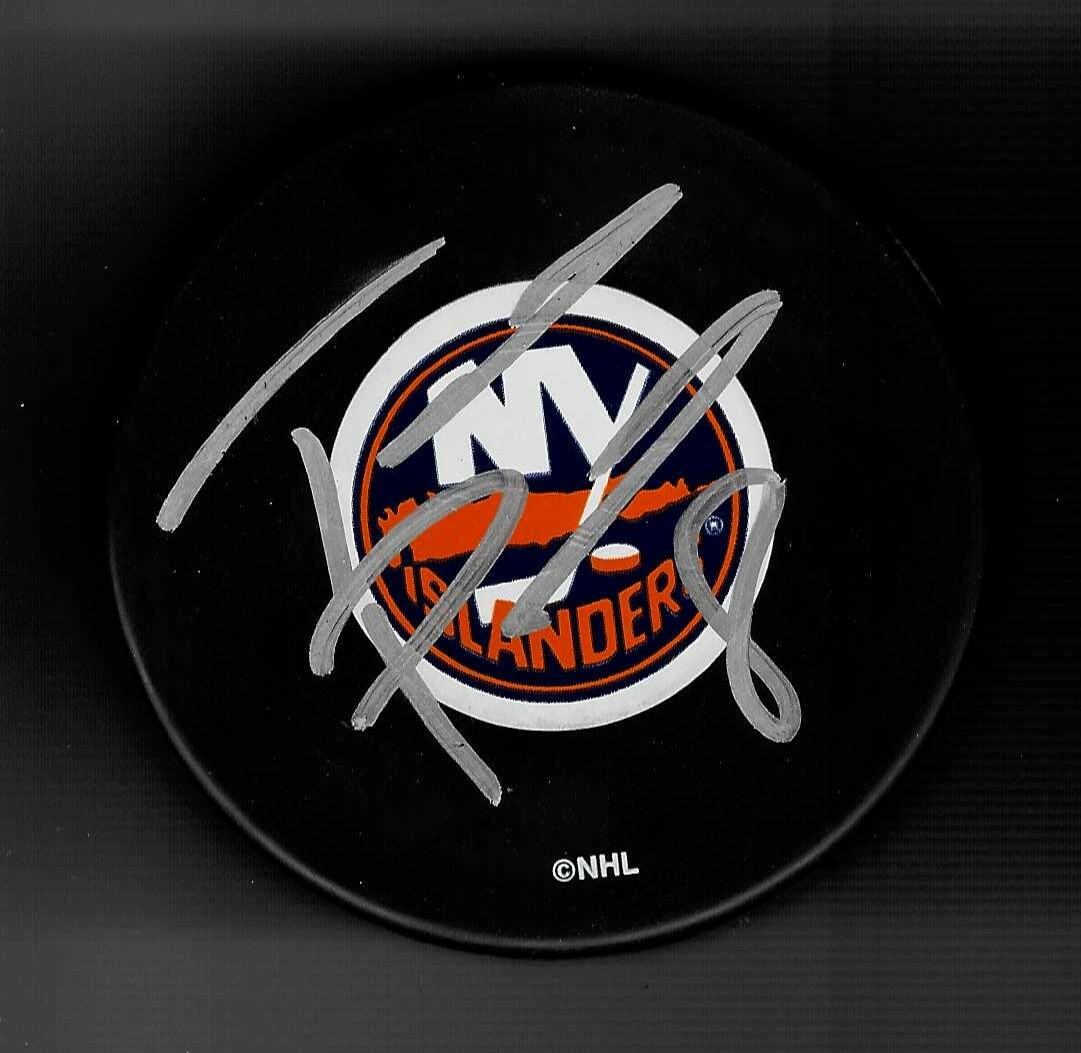 Tomi Pettinen Signed New York Islanders Puck