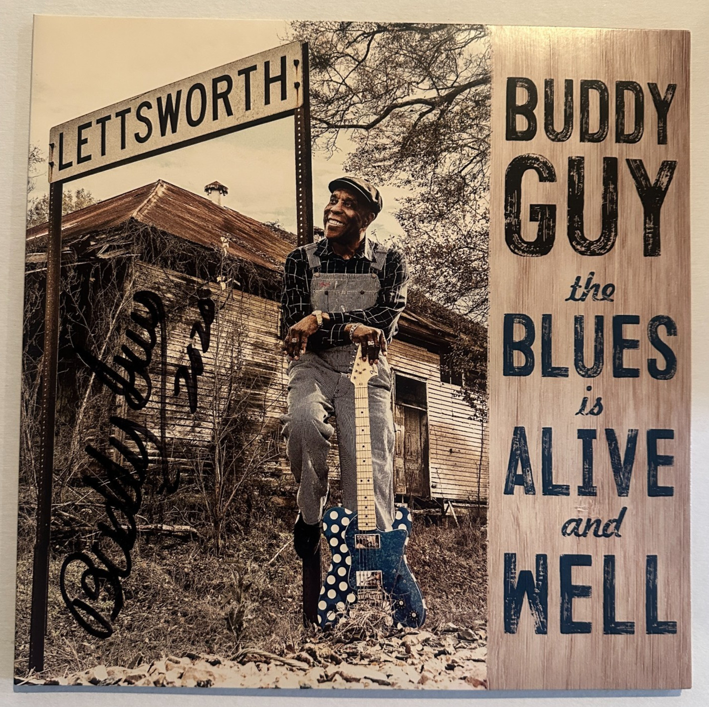 BUDDY GUY Signed Blues is Alive & Well LP ALBUM COVER Beckett Auth (BAS)