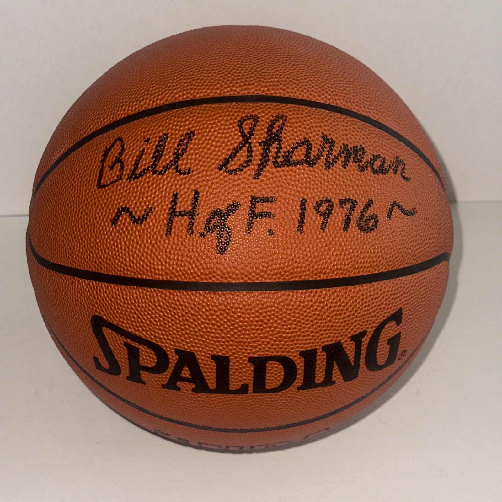 BILL SHARMAN Signed Spalding GAME BASKETBALL (Stern) Beckett (BAS) HOF Insc