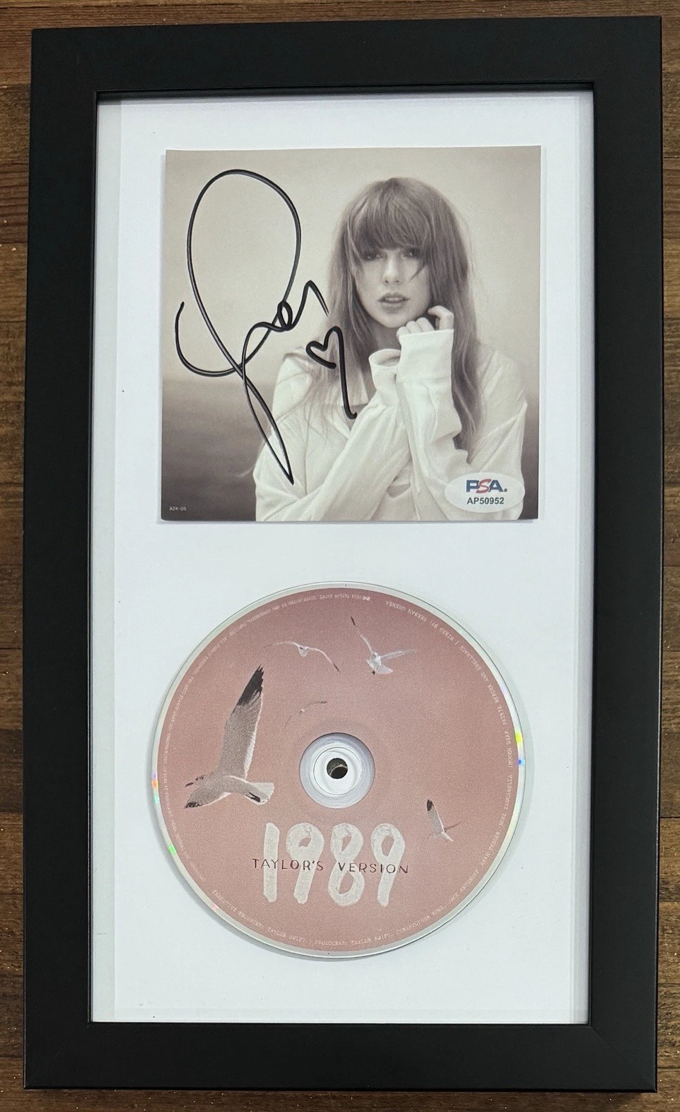 Framed TAYLOR SWIFT 1989 PINK CD & SIGNED Autographed HEART Picture PSA DNA COA