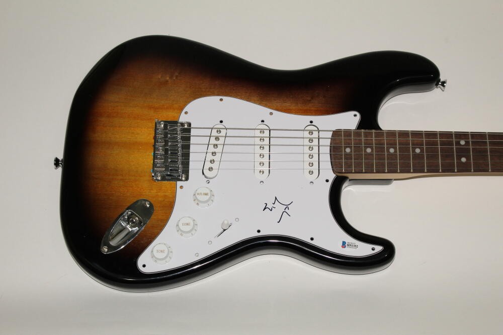 LIN MANUEL MIRANDA SIGNED AUTOGRAPH FENDER BRAND ELECTRIC GUITAR HAMILTON BECKET