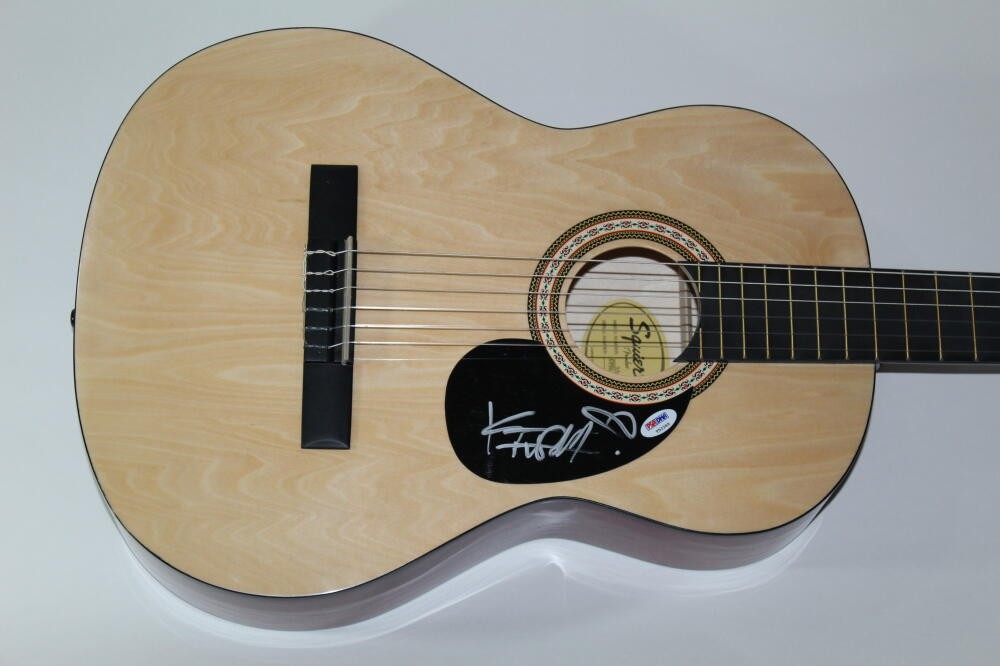 KT TUNSTALL SIGNED AUTOGRAPH FENDER BRAND ACOUSTIC GUITAR - EYE TO TELESCOPE PSA