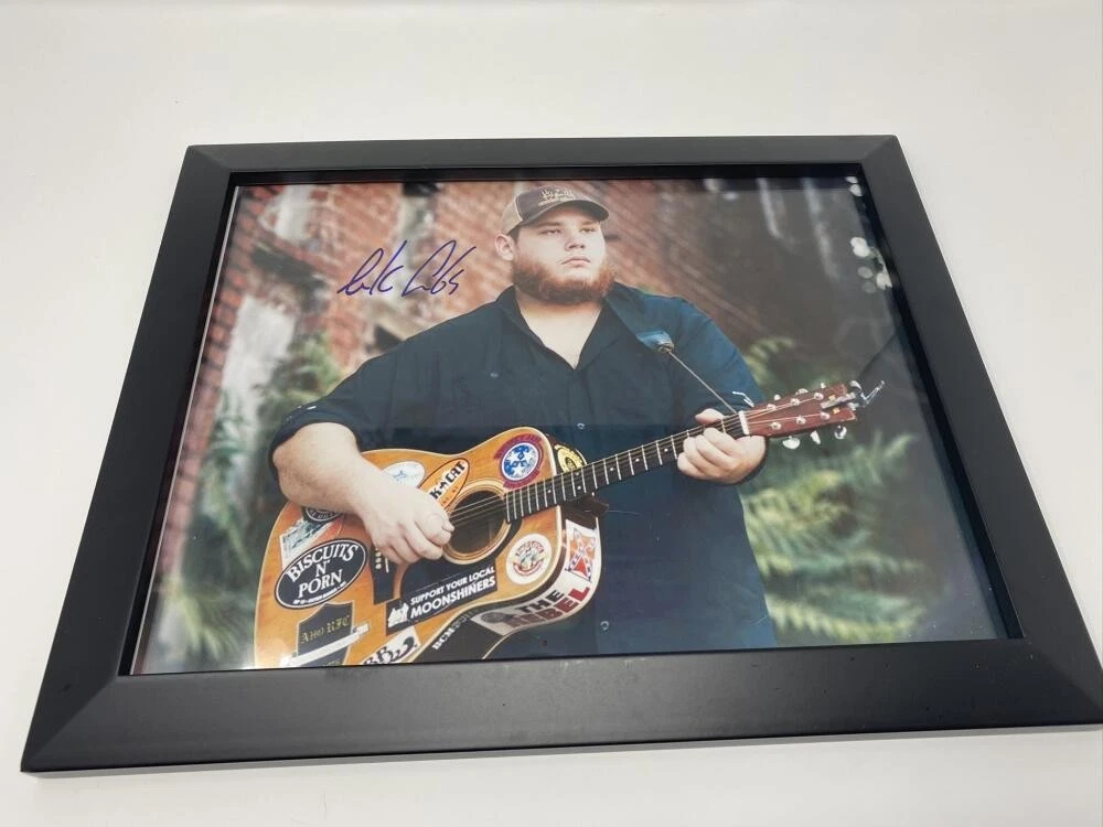 LUKE COMBS SIGNED AUTOGRAPH 11X14 PHOTO FRAMED - WHAT YOU SEE IS WHAT YOU GET A