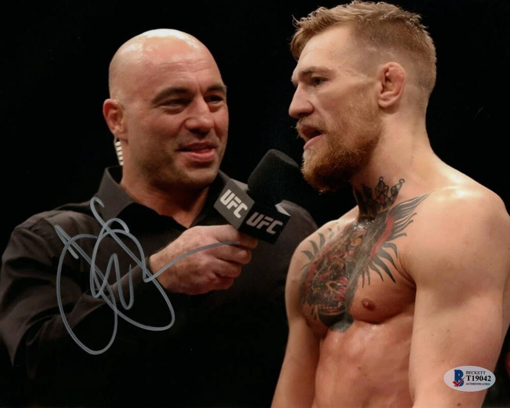 JOE ROGAN SIGNED AUTOGRAPH 8X10 PHOTO - W/ MMA CHAMPION CONOR MCGREGOR BECKETT