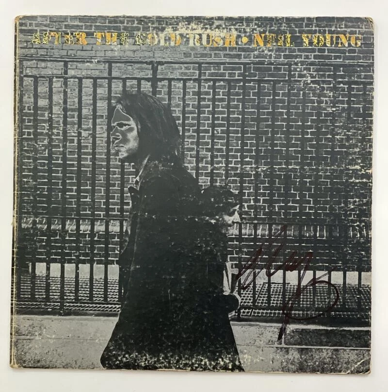 NEIL YOUNG SIGNED AUTOGRAPH ALBUM VINYL RECORD - AFTER THE GOLD RUSH CSNY W/ JSA