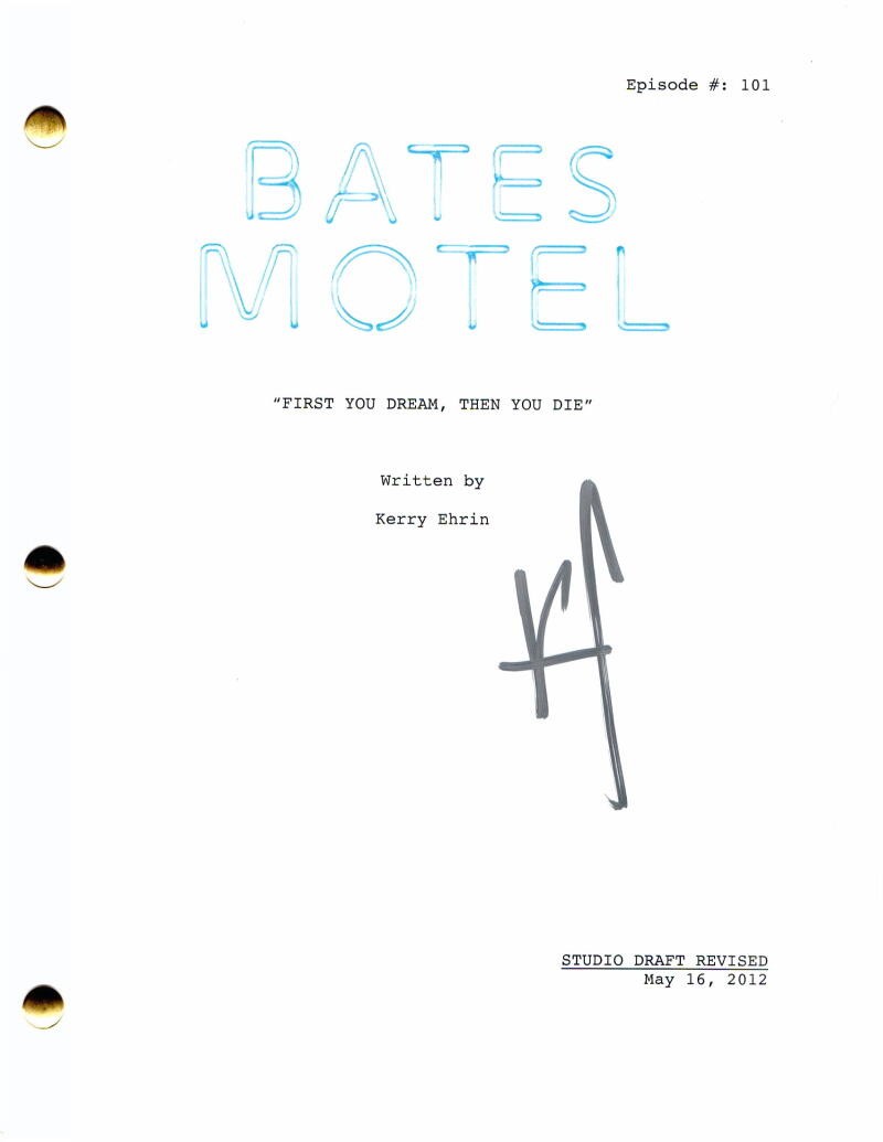 VERA FARMIGA SIGNED AUTOGRAPH BATES MOTEL FULL PILOT SCRIPT - FREDDIE HIGMORE