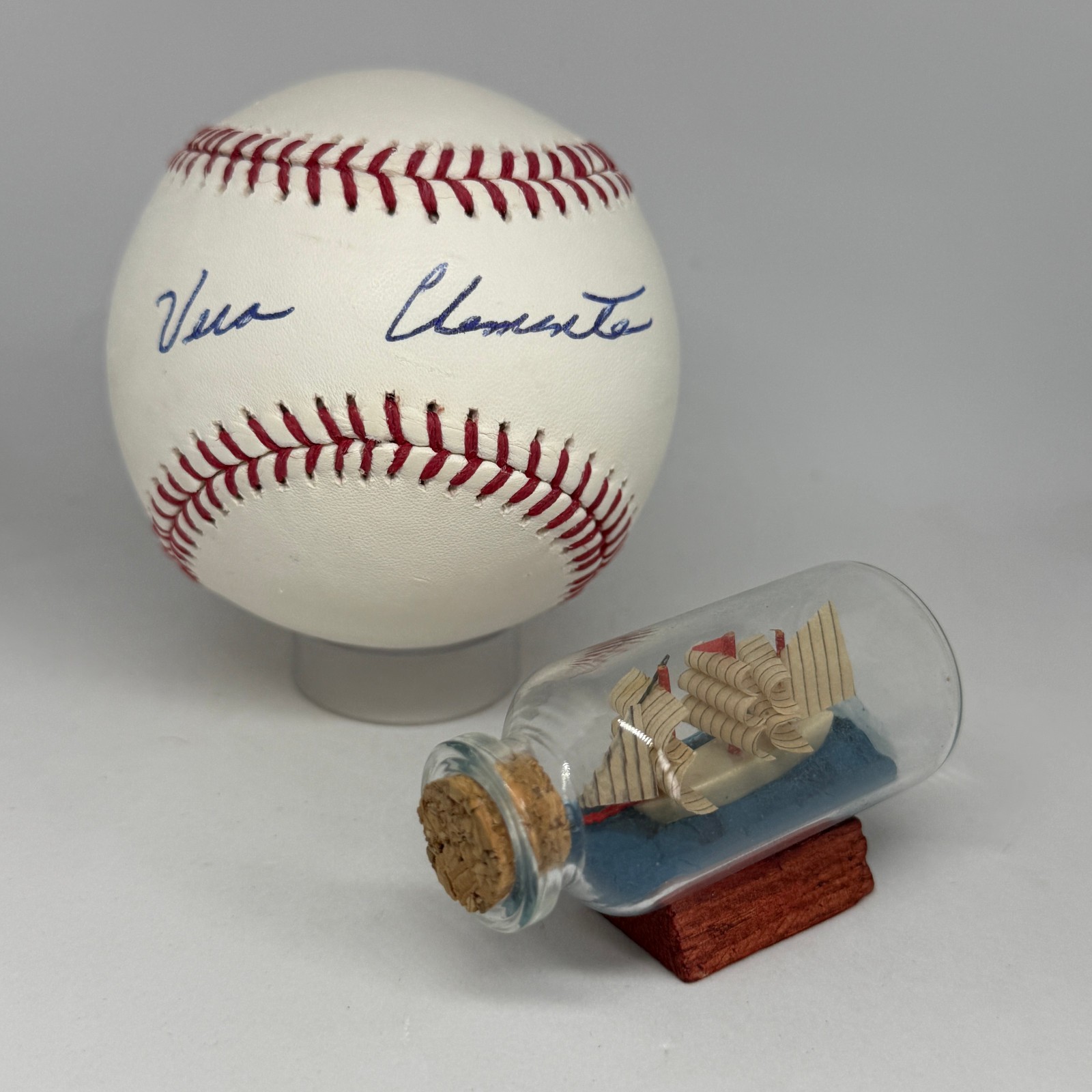 Vera Clemente signed Rawlings OML Baseball MLB HOLO Roberto's Wife Auto A4078