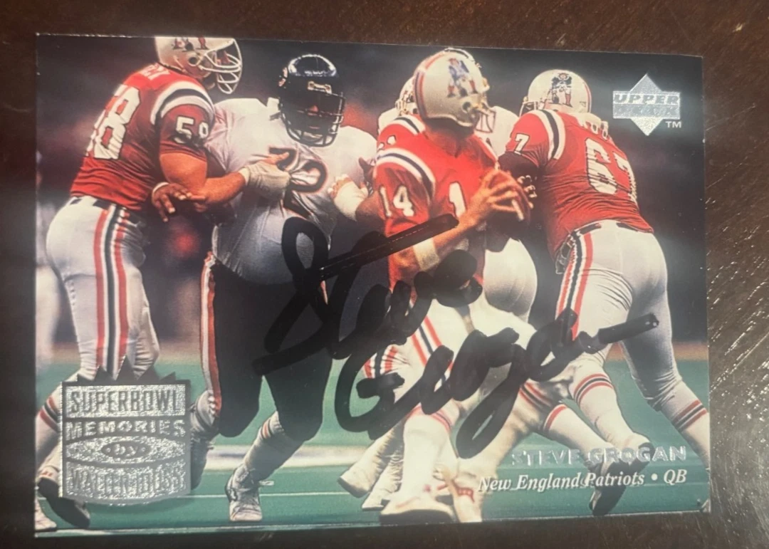 1997 Upper Deck Legends #204 Autographed Steve Grogan signed autographed card