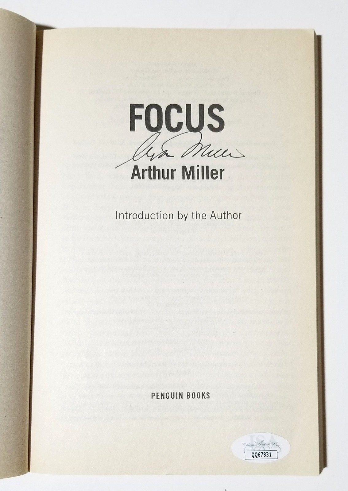 ARTHUR MILLER REAL HAND SIGNED FOCUS PAPERBACK BOOK JSA COA AUTOGRAPHED THEATER COLLECTIBLE MEMORABILIA