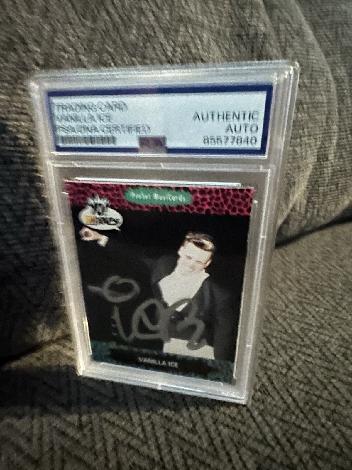 Vanilla Ice Signed 1990 Yo MTV Raps #93 Trading Card PSA /DNA Authenticated COA