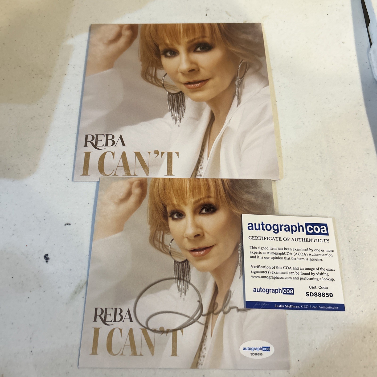 REBA MCENTIRE SIGNED AUTOGRAPH I CANT 7” VINYL ACOA RECORD LP COUNTRY STAR