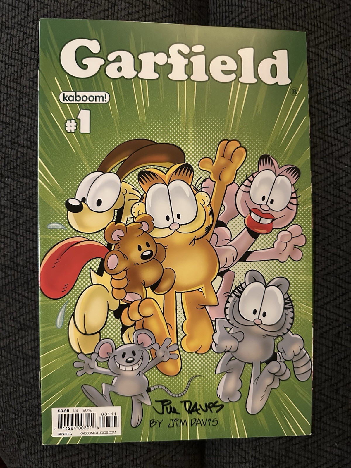 Jim Davis Signed Garfield Magazine Cartoons Kaboom Comic Book #1