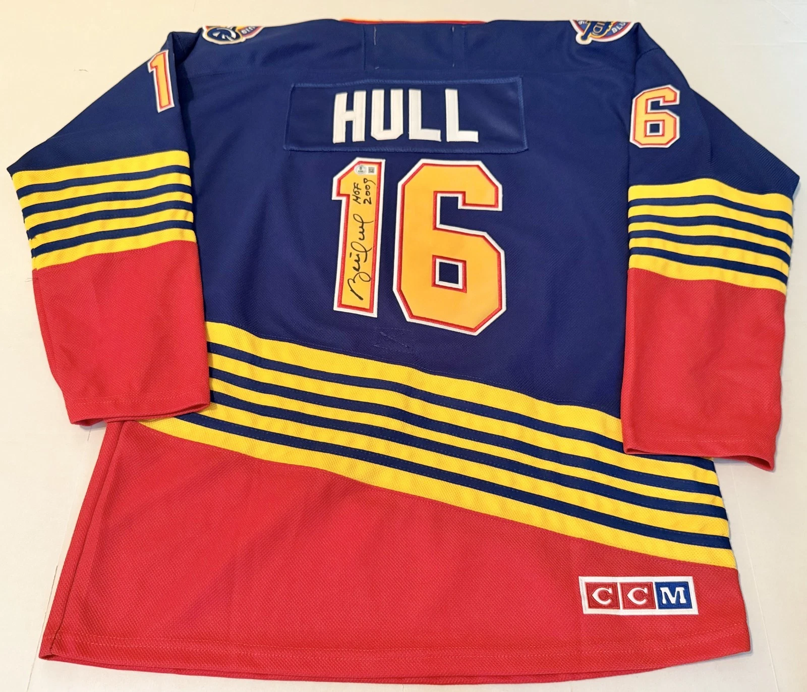 Brett Hull signed St. Louis Blues jersey W/ HOF Inscription #6 Beckett Witnessed