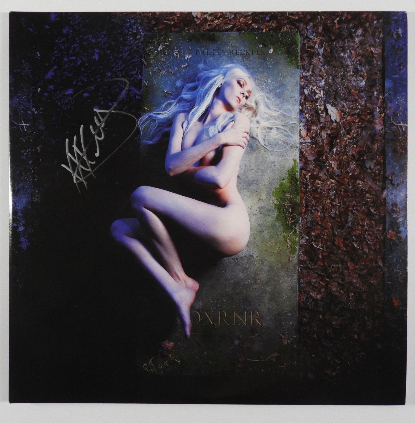 Taylor Momsen JSA Signed Autograph Album Record Vinyl The Pretty Reckless