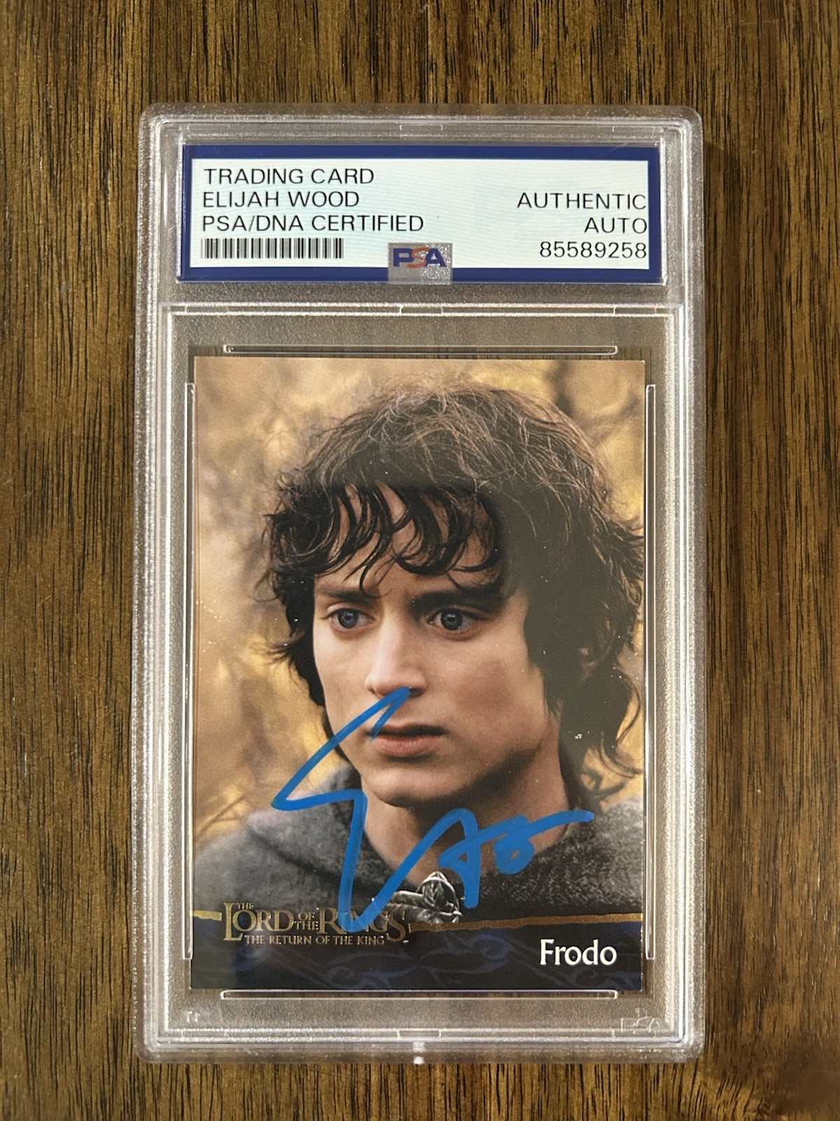Elijah Wood ‘Lord of the Rings’ Signed ‘Frodo Baggins’ Card PSA Slab