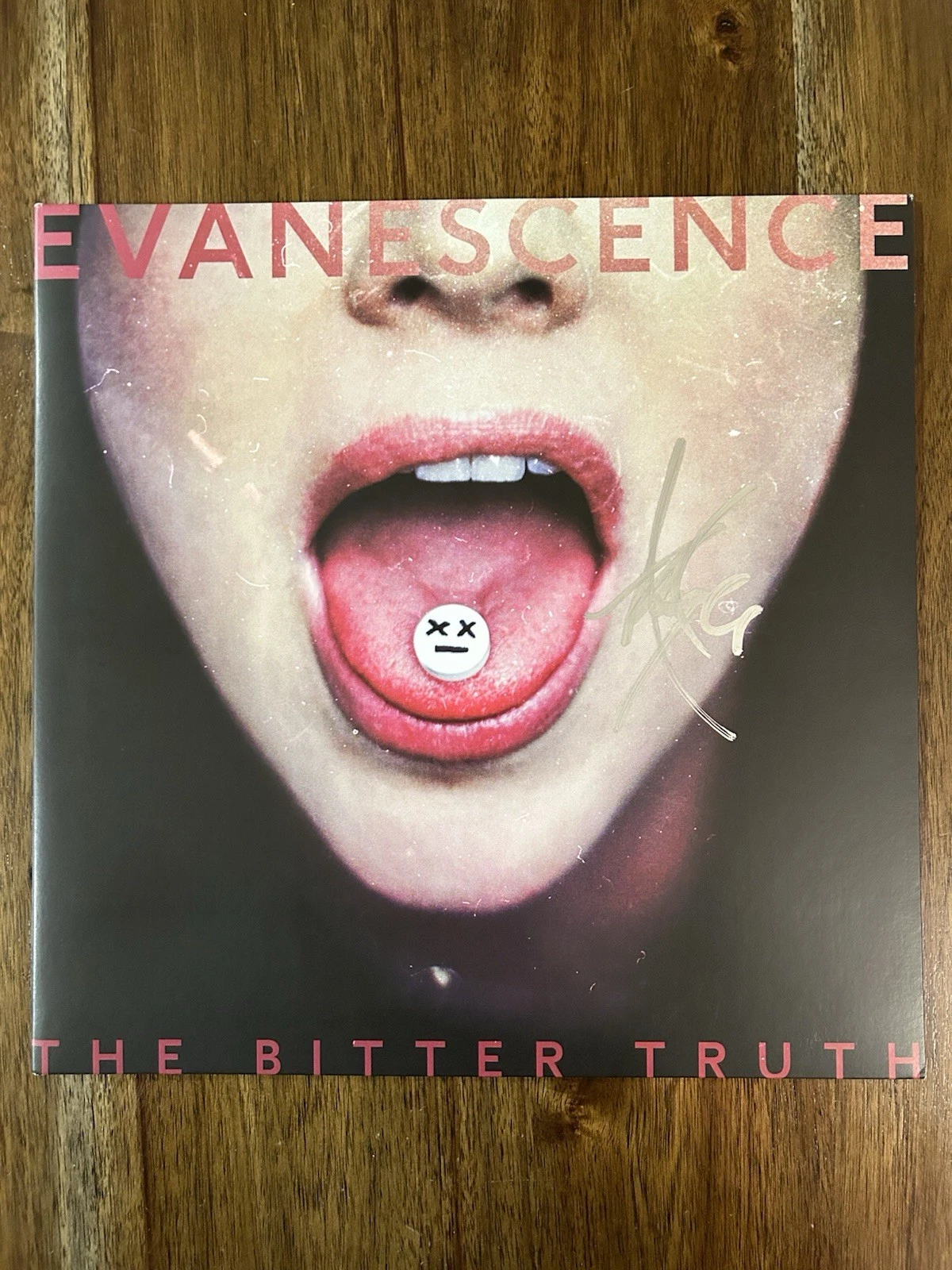 ‘Amy Lee’ Signed Vinyl Album ‘The Bitter Truth’ Beckett Evanescence