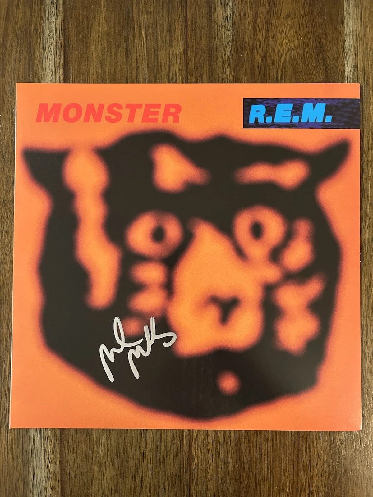 Mike Mills ‘R.E.M.’ Band Signed Vinyl Album ‘Monster’ Beckett Autograph