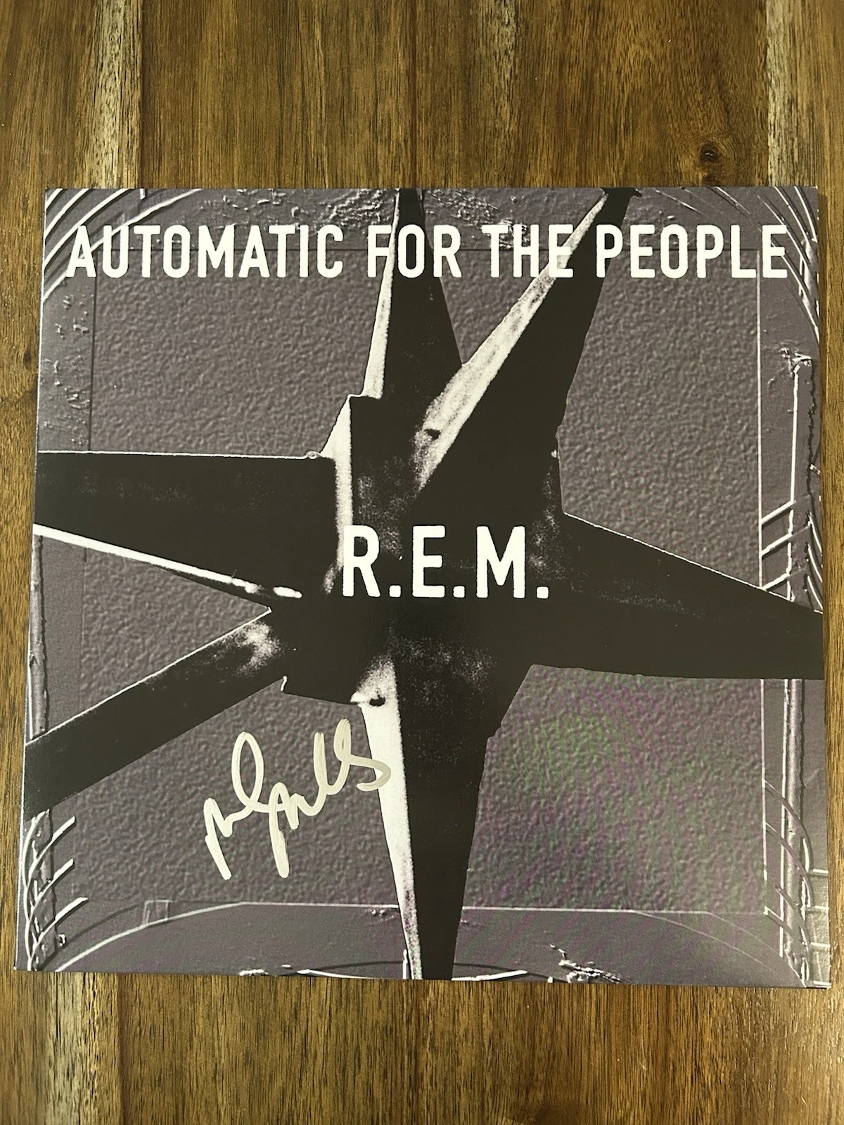 Mike Mills ‘R.E.M.’ Band Signed Vinyl Album ‘Automatic For The People’ Beckett