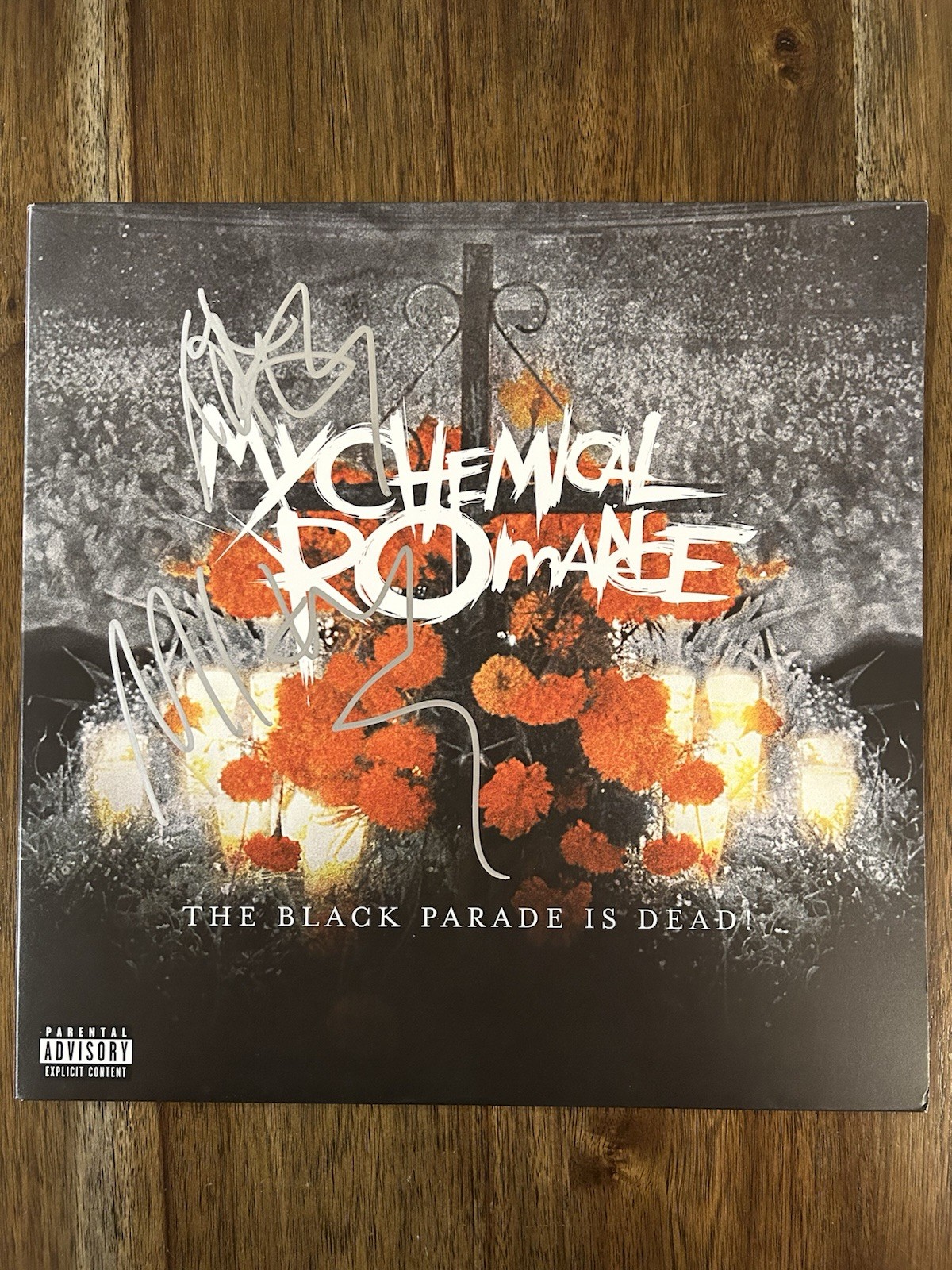 Frank Iero & Mikey Way Signed ‘My Chemical Romance’ Vinyl Album Beckett
