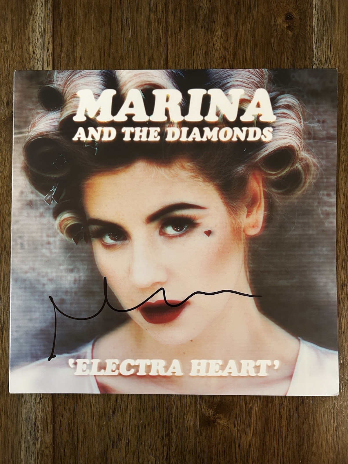 ‘Marina And The Diamonds’ Signed Vinyl Album ‘Electra Heart’ Beckett Diamandis