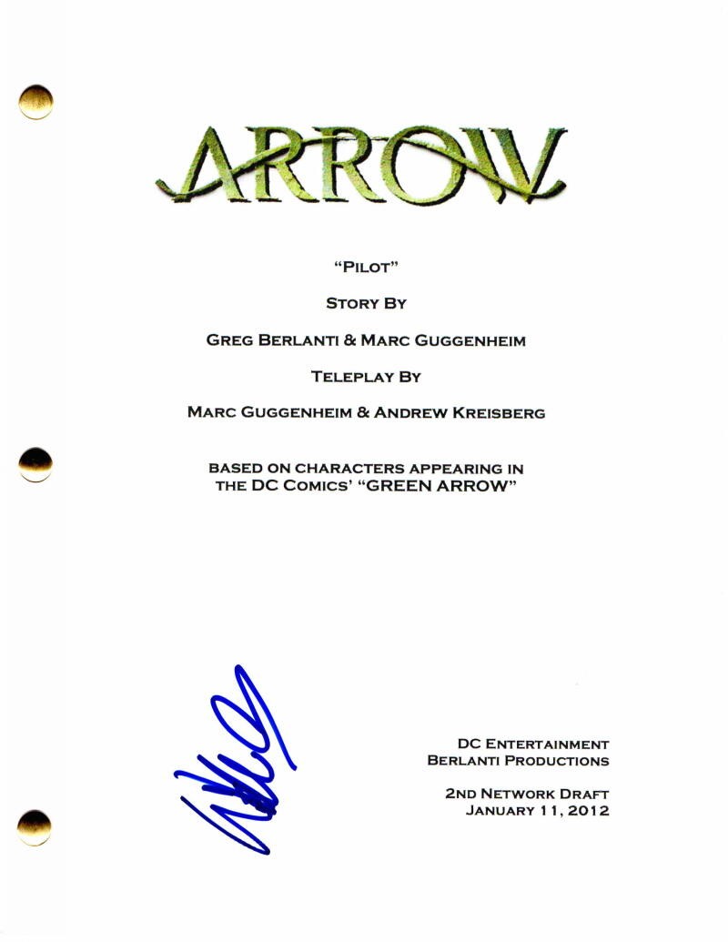 WILLA HOLLAND SIGNED AUTOGRAPH – ARROW FULL PILOT SCRIPT – HOT, STEPHEN AMELL COLLECTIBLE MEMORABILIA