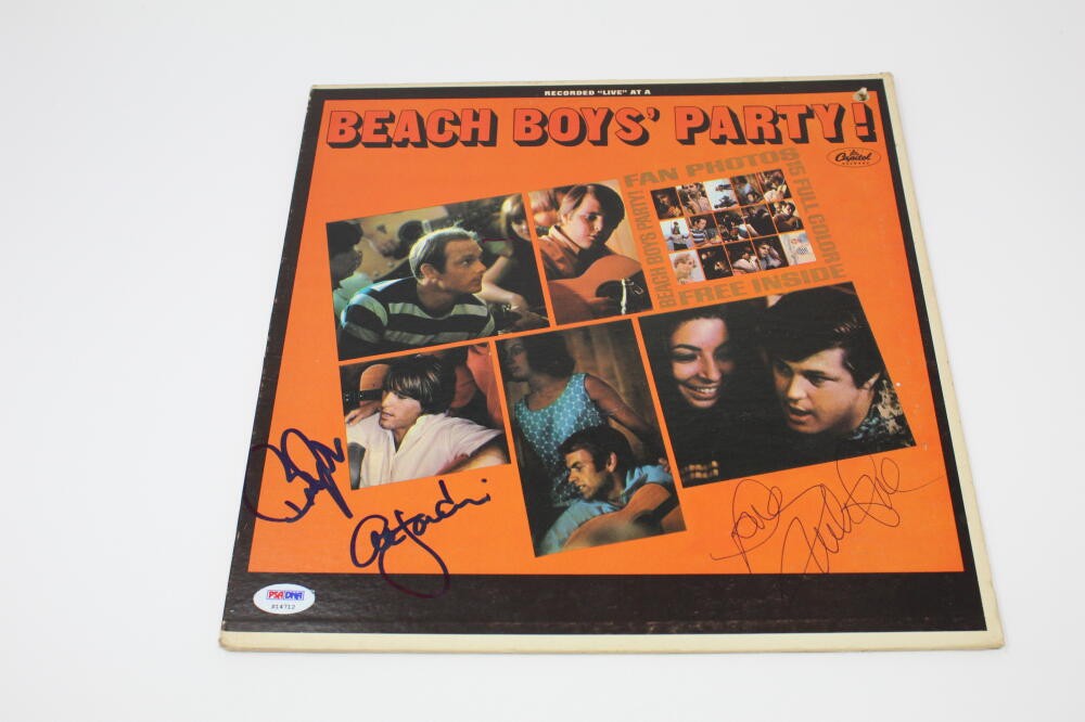 AL JARDINE, BRUCE JOHNSTON +1 SIGNED AUTOGRAPH ALBUM RECORD - THE BEACH BOYS PSA