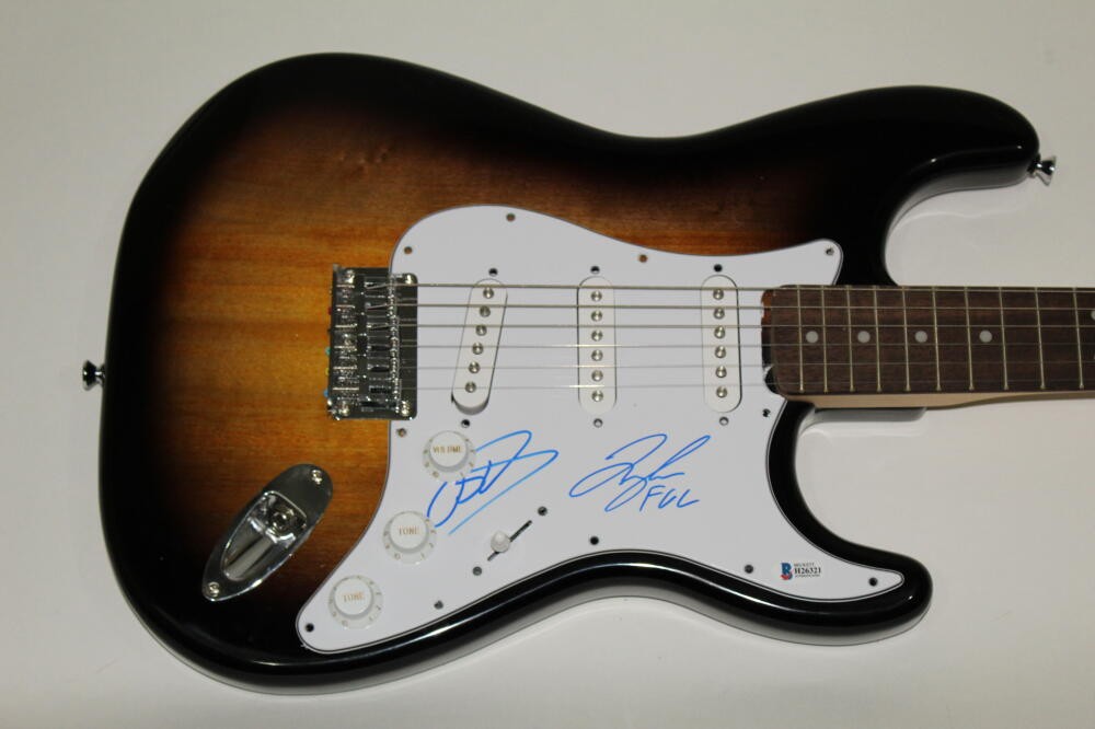 FLORIDA GEORGIA LINE FGL SIGNED AUTOGRAPH FENDER BRAND ELECTRIC GUITAR BECKETT