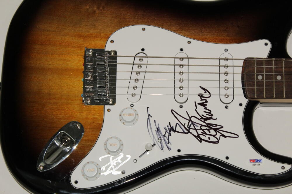 CHEAP TRICK BAND SIGNED AUTOGRAPH FENDER ELECTRIC GUITAR - RICK NIELSEN +2 PSA