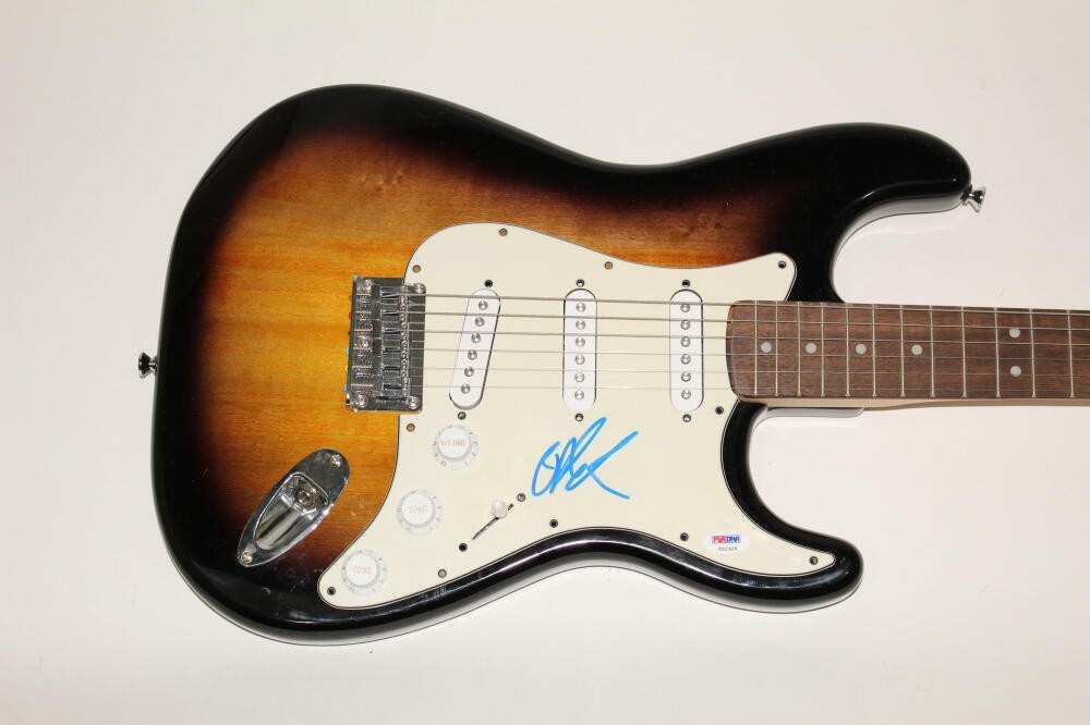 PETER BUCK SIGNED AUTOGRAPH FENDER BRAND ELECTRIC GUITAR - R.E.M. MONSTER PSA