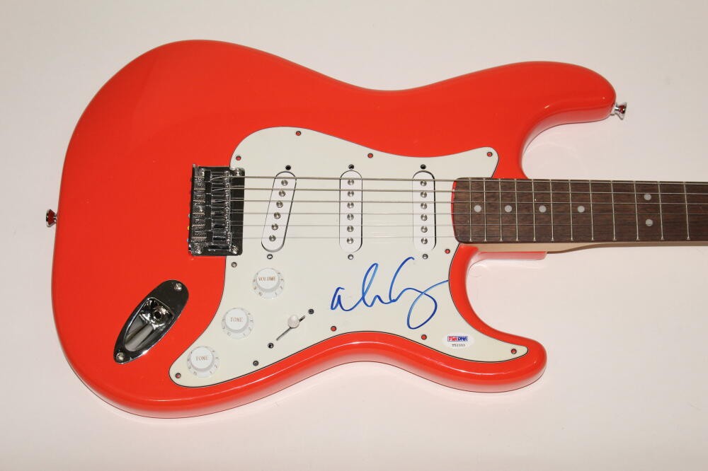 ALICE COOPER SIGNED AUTOGRAPH FENDER BRAND ELECTRIC GUITAR - SCHOOL'S OUT PSA