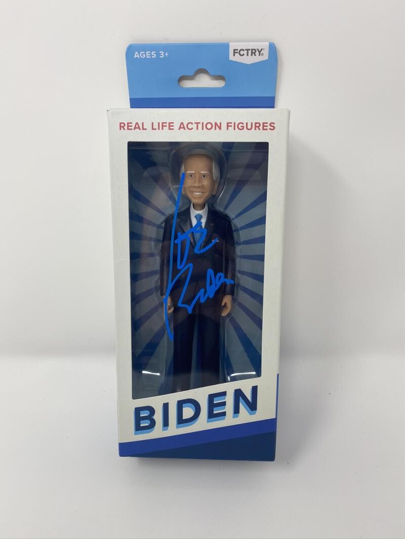 PRESIDENT JOE BIDEN SIGNED AUTOGRAPH ACTION FIGURE – VERY RARE W/ BECKETT LOA COLLECTIBLE MEMORABILIA