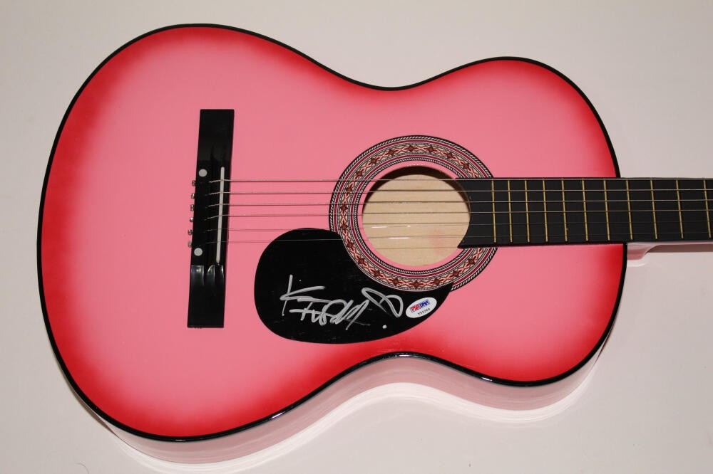 KT TUNSTALL SIGNED AUTOGRAPH PINK ACOUSTIC GUITAR - EYE TO THE TELESCOPE PSA