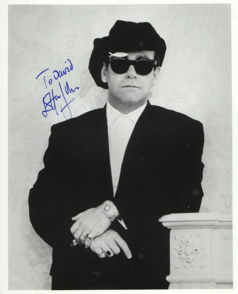 ELTON JOHN SIGNED AUTOGRAPH 8X10 PHOTO - 
