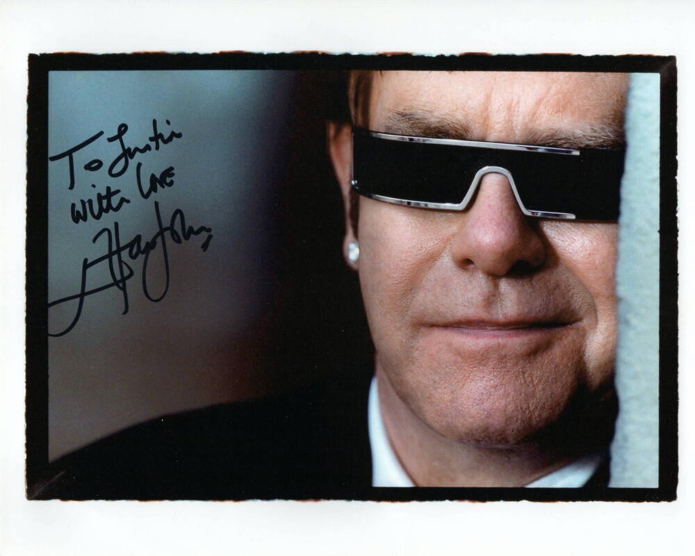 ELTON JOHN SIGNED AUTOGRAPH 8X10 PHOTO - 