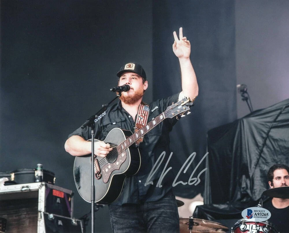 LUKE COMBS SIGNED AUTOGRAPH 8X10 PHOTO - COUNTRY MUSIC THE ONE'S FOR YOU BECKETT