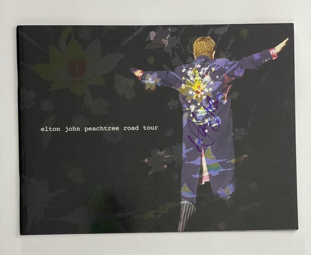 ELTON JOHN SIGNED AUTOGRAPH 2004 PEACH TREE ROAD TOUR PROGRAM BOOK - REAL COA