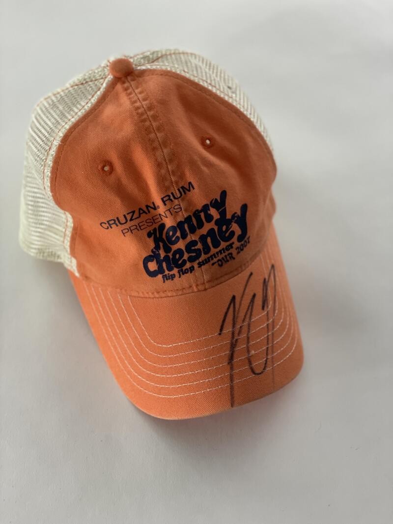 KENNY CHESNEY SIGNED AUTOGRAPH BASEBALL HAT CAP - FLIP FLOP SUMMER TOUR 2007 JSA