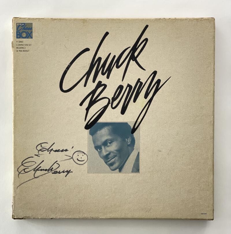 CHUCK BERRY SIGNED AUTOGRAPH CD RECORD BOX SET - THE CHESS BOX MUSIC ICON W/ JSA